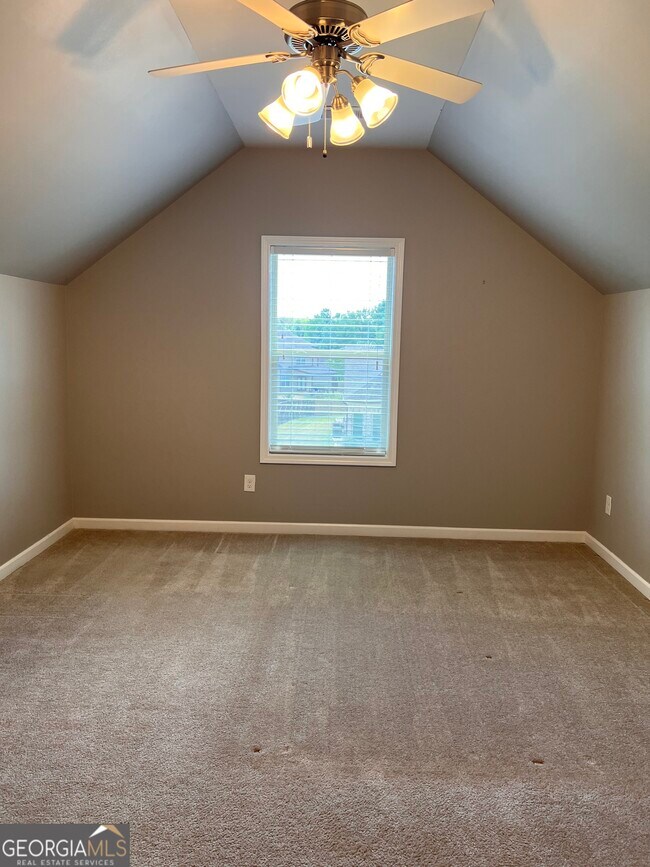 Building Photo - 4080 Mayhill Cir