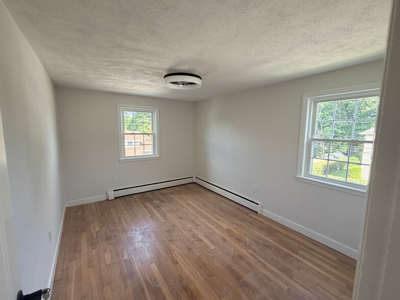 Building Photo - 25 Crandall St