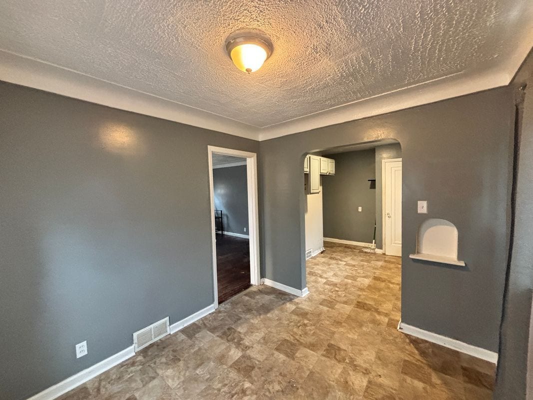 Building Photo - 15596 Eastwood St