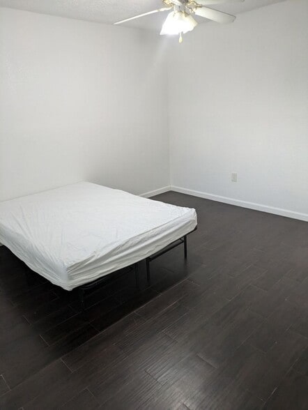 Building Photo - 11127 Sageview Dr