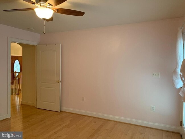 Building Photo - 10701 Whispering Way