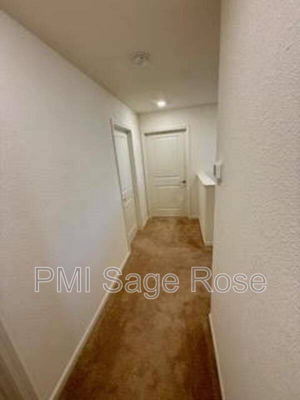 Building Photo - 8932 Coyote Blf Dr