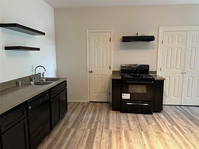 Building Photo - 3826 Lehall St