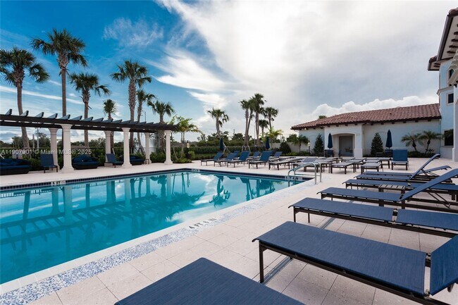 Building Photo - 11670 SW 13th Ln