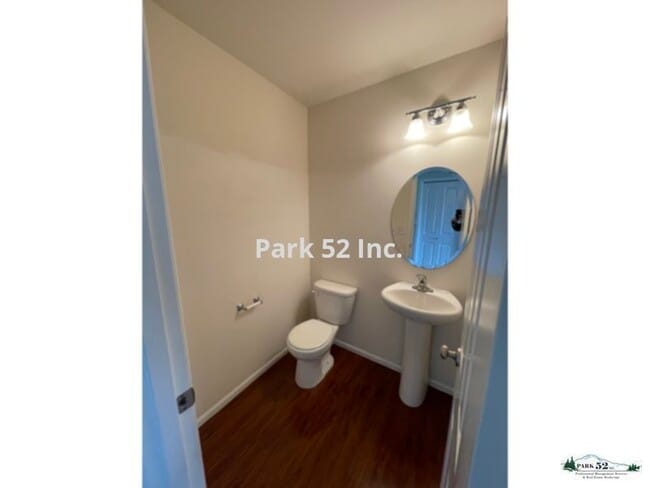 Building Photo - 4226 E Roosevelt Ave