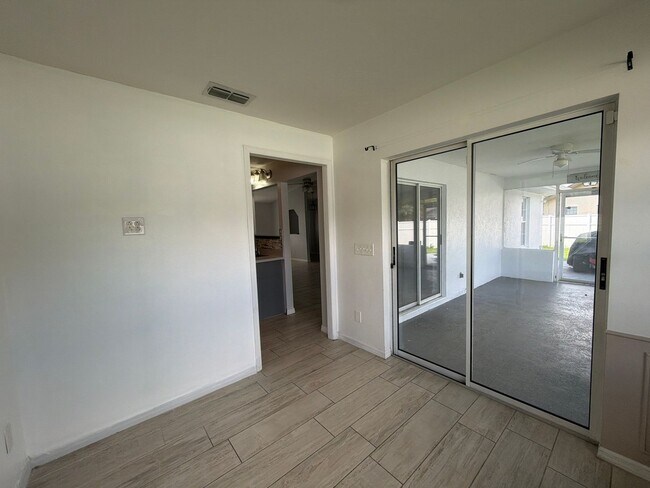 Building Photo - 10024 SW 73rd Terrace