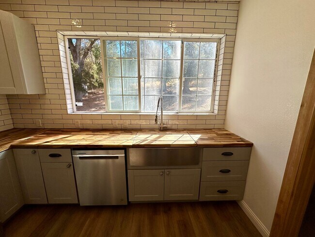 Building Photo - Stunning Renovated 2 Bedroom 2 Bathroom Farm House on 8 Acres