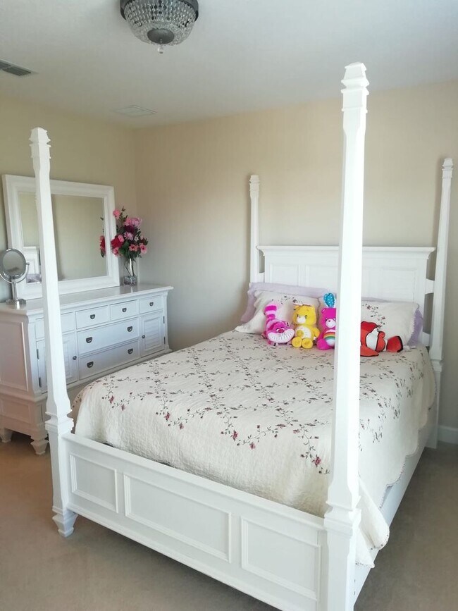 Building Photo - Stunning 3 bedroom top floor in Toscana FULLY FURNISHED