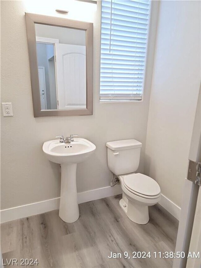 Building Photo - PARTIALLY FURNISHED 2-STORY HOME LOCATED O...