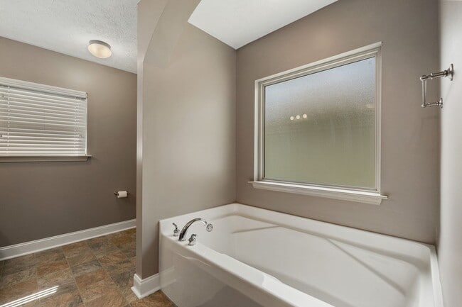 Building Photo - 3 Bedroom, 2 Bath, 1826 Heated Sq Ft Home ...