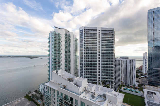 Building Photo - 1200 Brickell Bay Dr