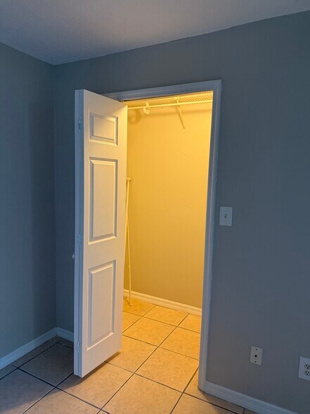 Building Photo - 56 Saint Johanna Dr