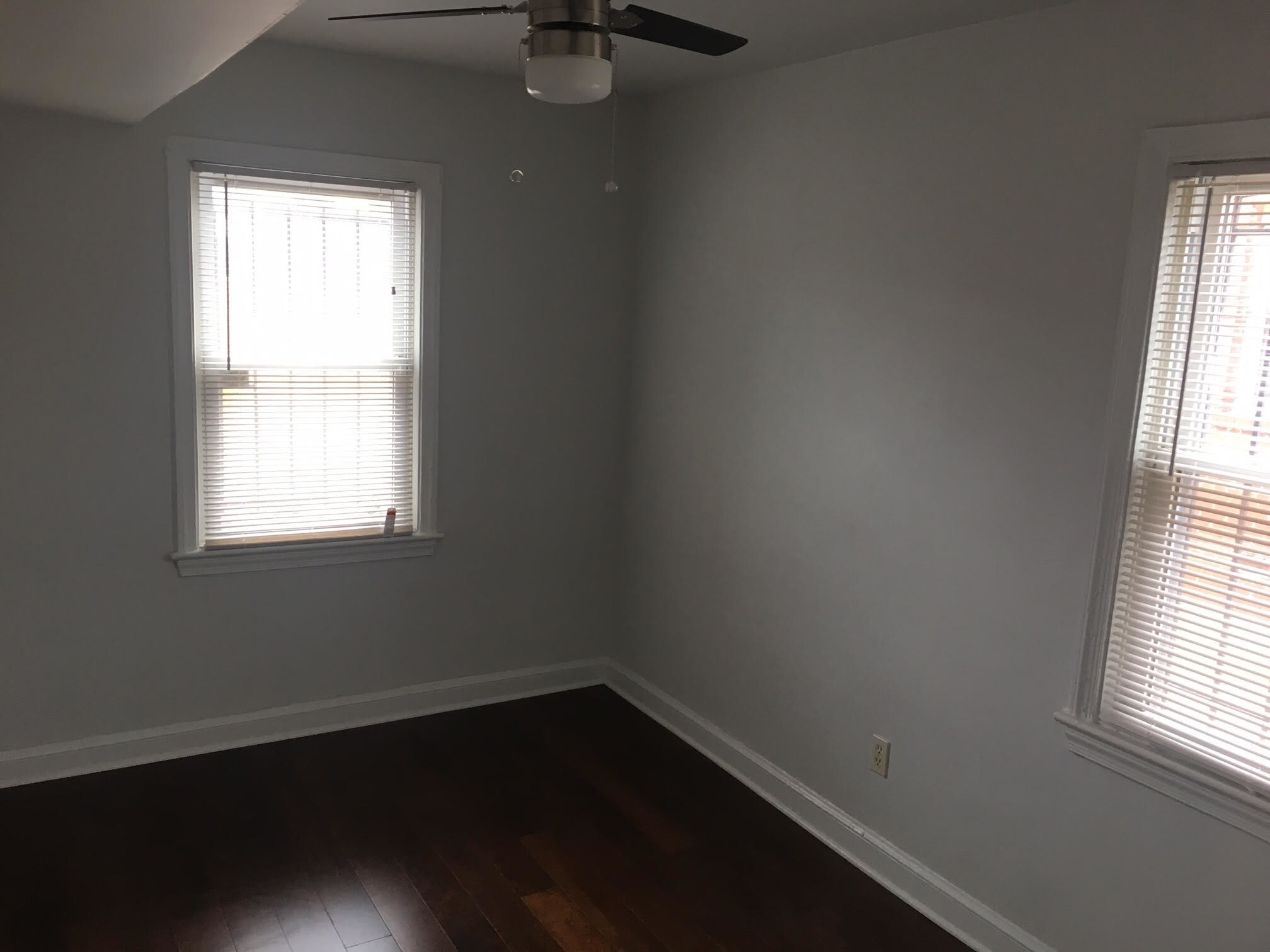 Building Photo - 1441 Holbrook St NE