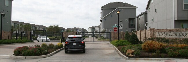 Building Photo - 2009 Kirby Landing Dr