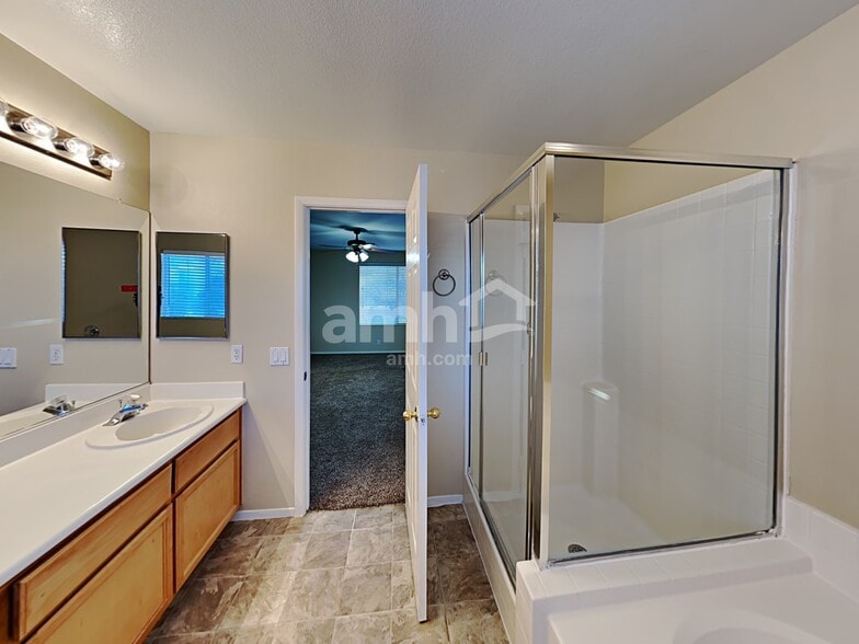 Building Photo - 10141 Flagstaff Butte Ave