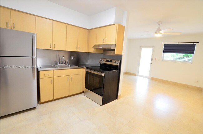 Building Photo - 3050 Virginia St