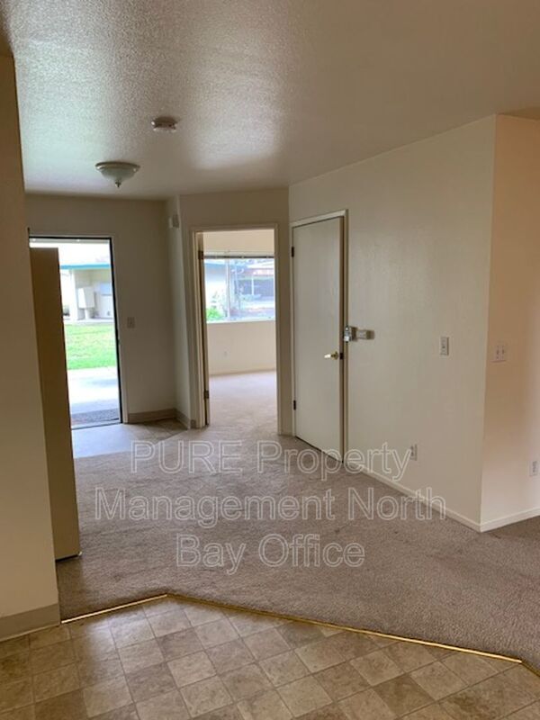 Building Photo - 2155 Meadowbrook Ct