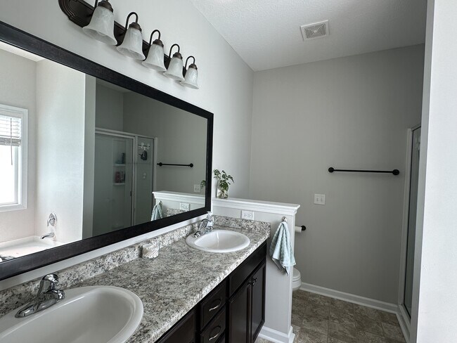 Building Photo - 27 Dove Run Dr