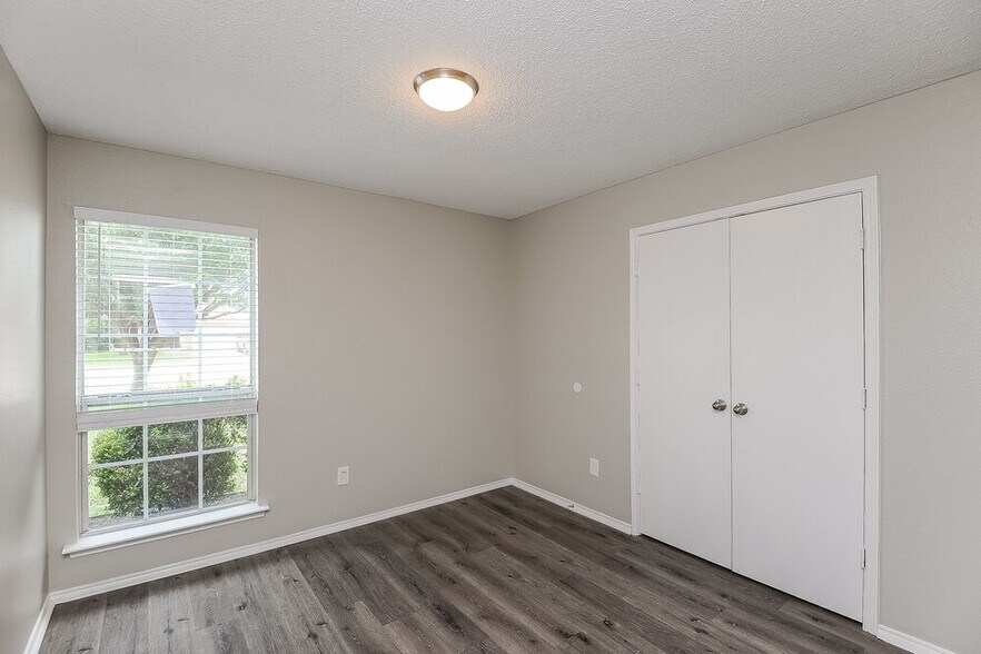 Building Photo - 930 Morgan Dr