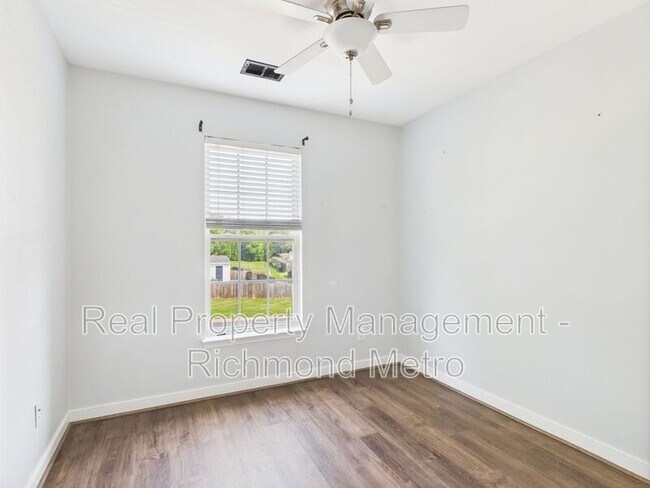 Building Photo - 1213 Magnolia Pointe Blvd