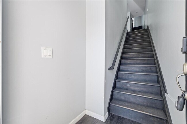 Building Photo - 225 Freeman Ave