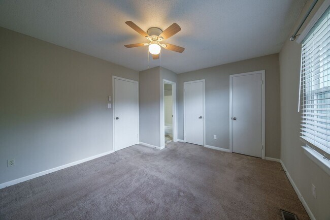 Building Photo - 5737 Bramblegate Rd