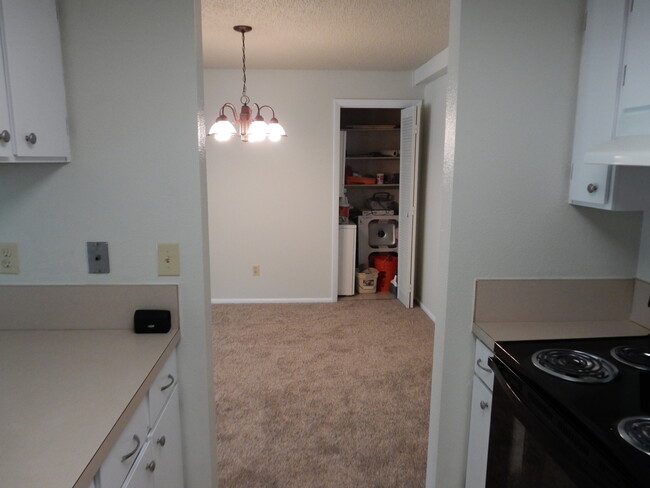 Building Photo - LOVELY spacious 2 bed/2 bath Westminster c...