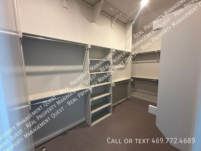 Building Photo - 4553 Cypress Thorn Dr