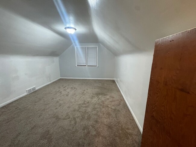 Building Photo - This Charming 3BR Single Family Home!