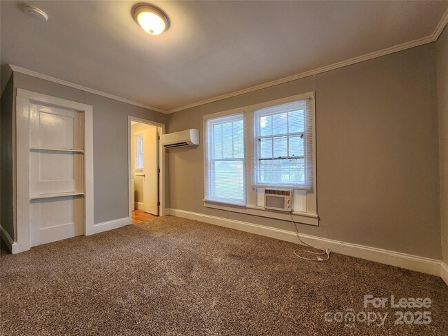 Building Photo - 816 S Ridge Ave