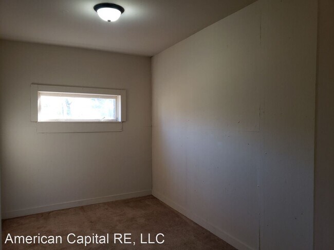 Building Photo - 5 br, 1.5 bath House - 202 Harmon St