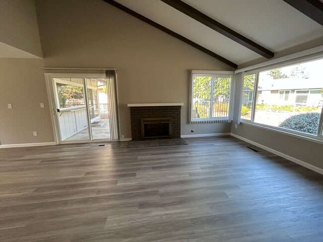 Building Photo - Welcome to your new home!