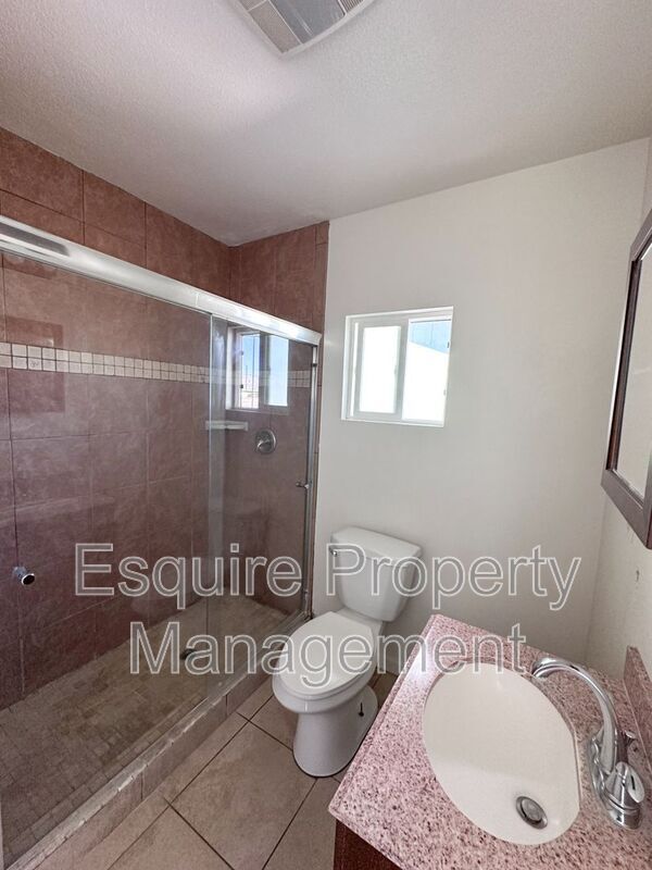 Building Photo - 12738 W Telegraph Rd