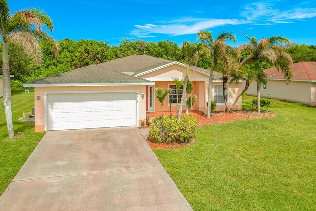 Building Photo - 6416 Las Palmas Way