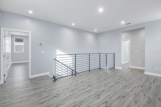 Building Photo - Beautiful Newer construction near LAX and Beaches
