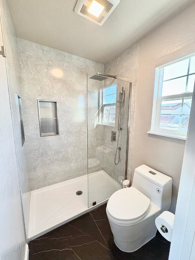 Building Photo - Spacious Single Family Home in Lakes & Birds Fremont