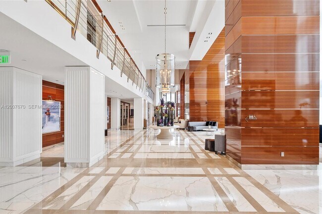 Building Photo - 17475 Collins Ave