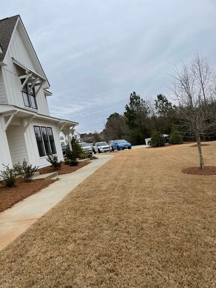 Building Photo - Twin Forks Townhomes