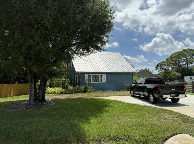 Building Photo - 5409 Cassia Dr