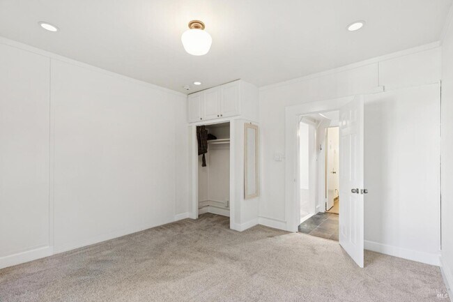 Building Photo - 21 Tamalpais Ave