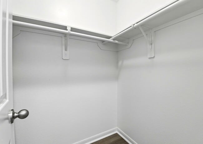 Building Photo - 1230 Grassy View Dr
