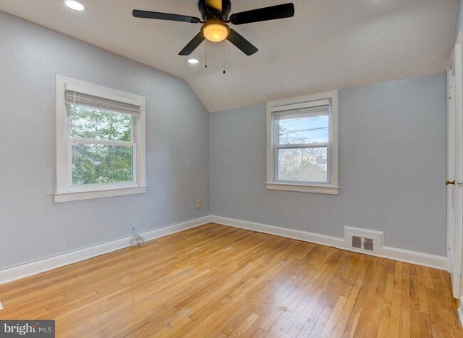 Building Photo - 6916 New Hampshire Ave