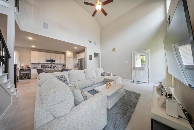 Building Photo - 8919 Oak Ivy Ln