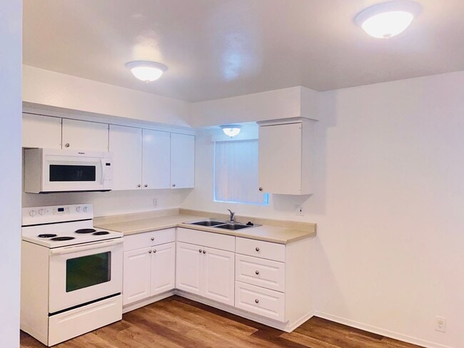 Building Photo - 25250