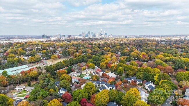 Building Photo - 3220 Selwyn Farms Ln