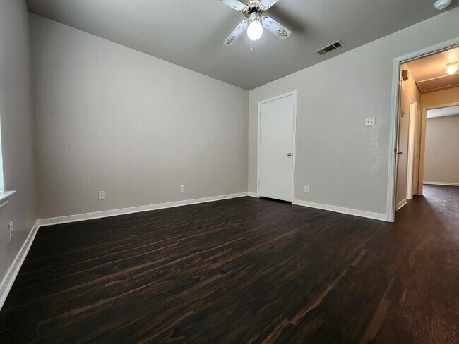 Building Photo - 1807 Windward Dr