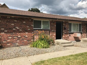 Building Photo - 1003 E Jackson Ave