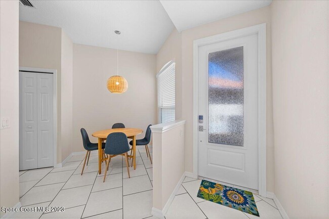 Building Photo - 1720 Minutemen Causeway