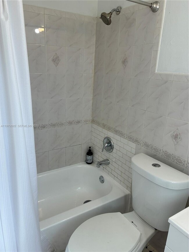 Building Photo - 750 NE 86th St