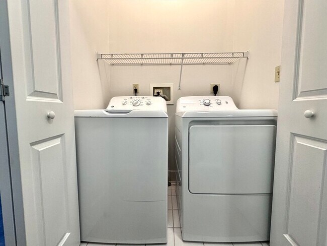 Building Photo - 4 Bishop St